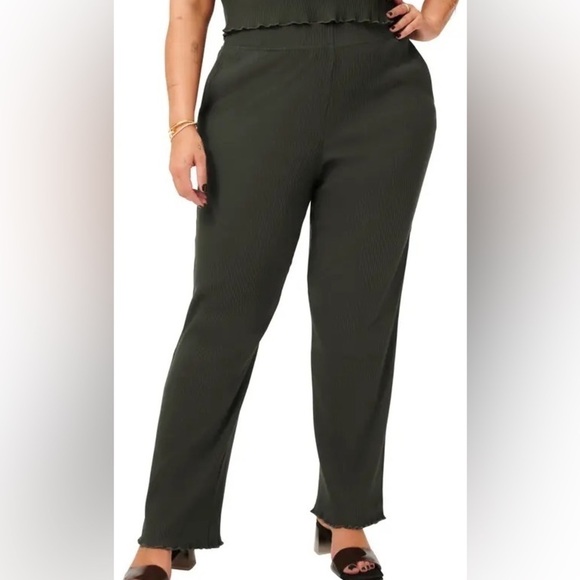 Good American Black Ribbed Slim Flare Pull On Pants - Picture 1 of 7